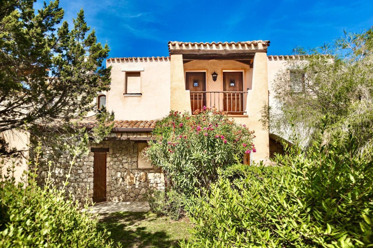 Residence Con Piscina A Liscia Di Vacca, 350 Mt Dal Mare, 3 Km Da Porto Cervo Luaran gambar